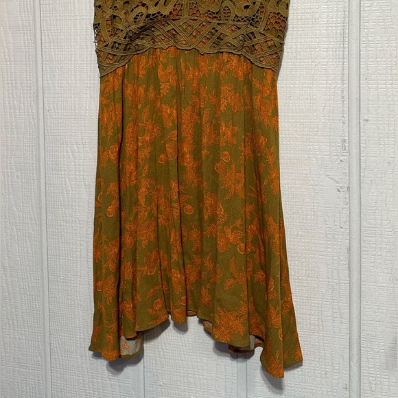 Lace Bodice Smocked Back Slip Dress - Picture 5 of 9